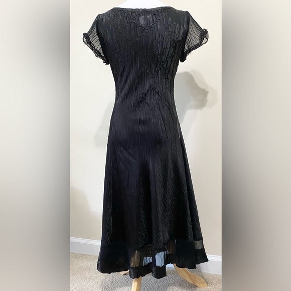 Komarov Black Crinkle Pleat V Neck Midi Dress - Picture 2 of 7